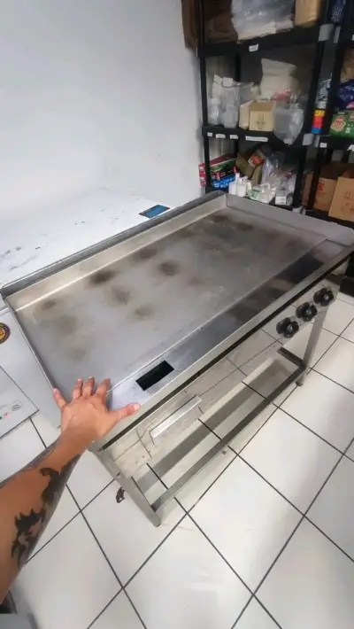 Plancha de cocina industrial de acero inoxidable - miniatura 1