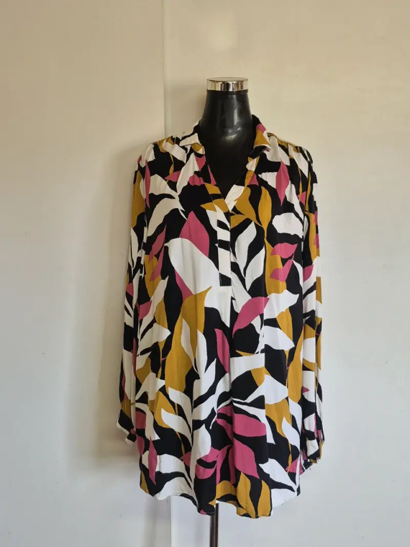 Blusa estampada multicolor talla 50 - 1