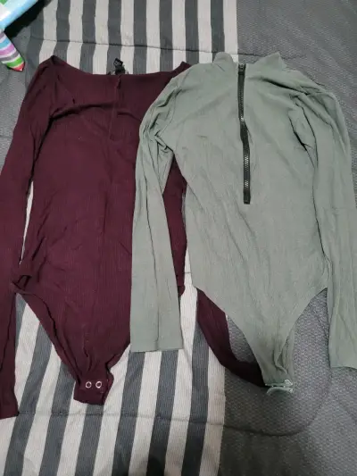 Lote de bodys para mujer en varios colores - miniatura 1