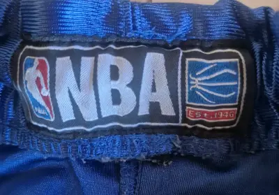 Shorts deportivos NBA azul para hombre - miniatura 3