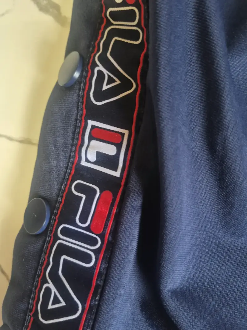Shorts deportivos azul marino Fila con logo - 2