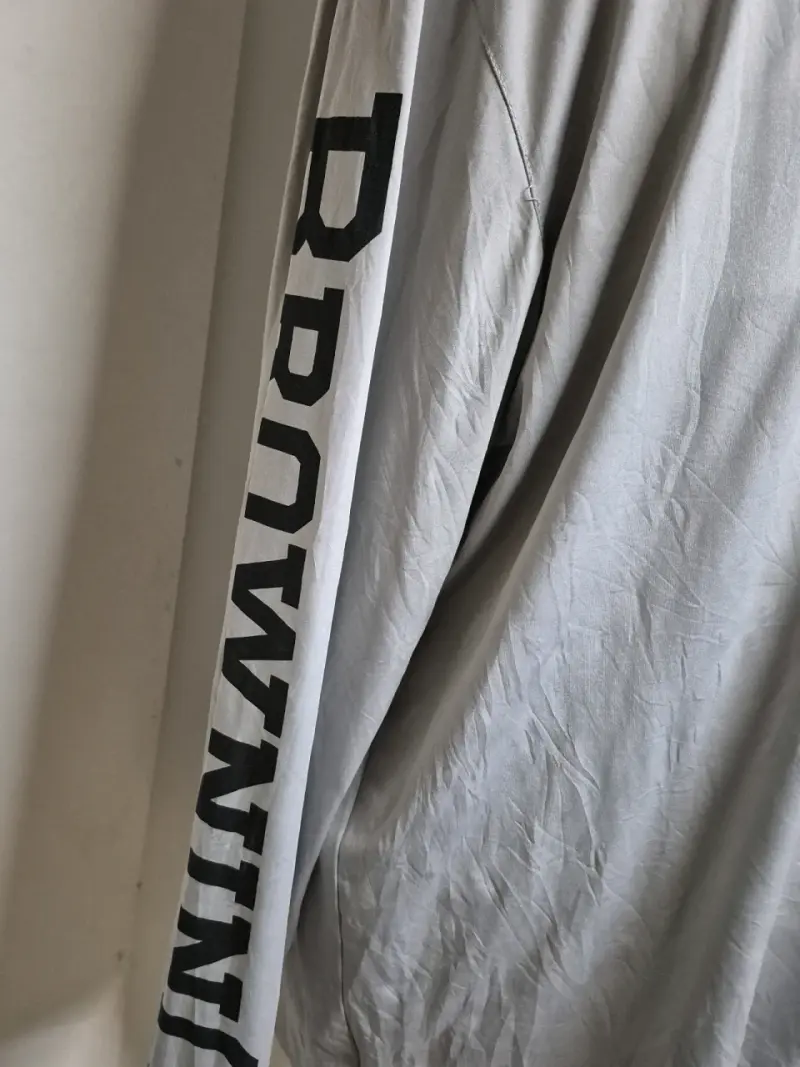Polera manga larga gris Browning con capucha - 2
