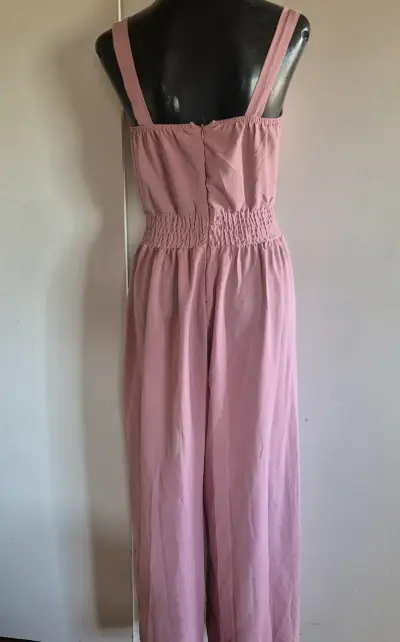Enterito rosa sin mangas para mujer - miniatura 3