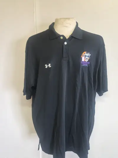 Polera polo negra Under Armour Caribbean Creme - miniatura 1