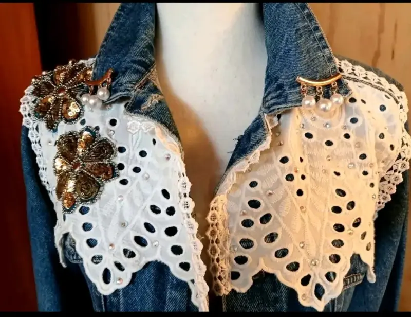 Chaqueta de mezclilla con encaje y bordado floral - 2