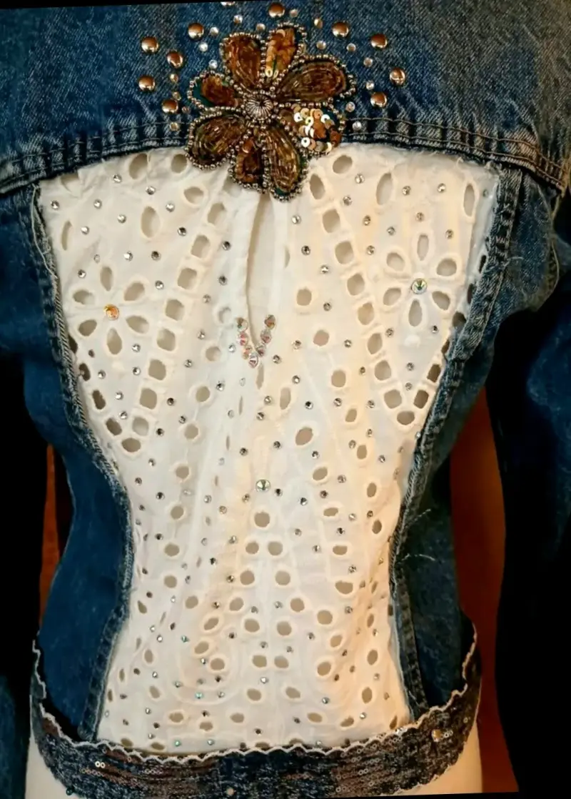 Chaqueta de mezclilla con encaje y bordado floral - 4