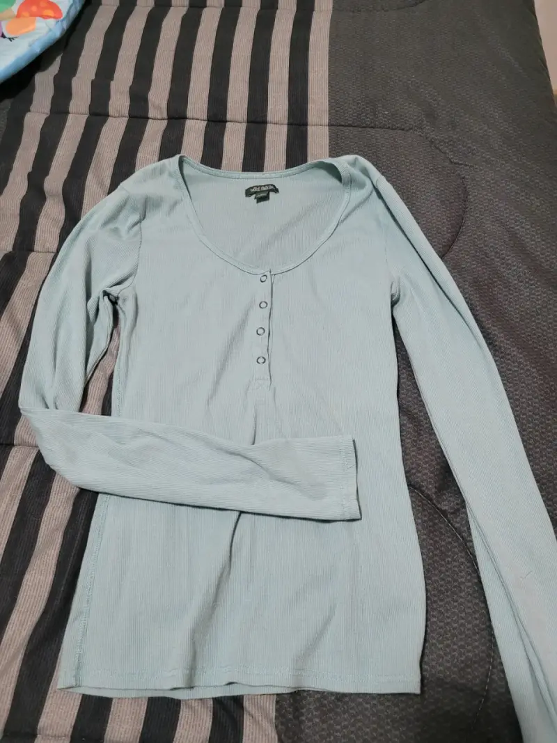 Polera manga larga celeste para mujer