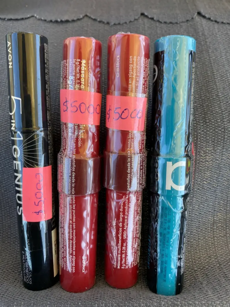 Set de cosméticos Avon y Ésika variados - 1