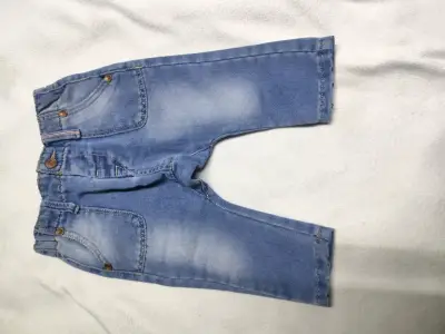 Jeans  para bebe en varios colores - miniatura 3