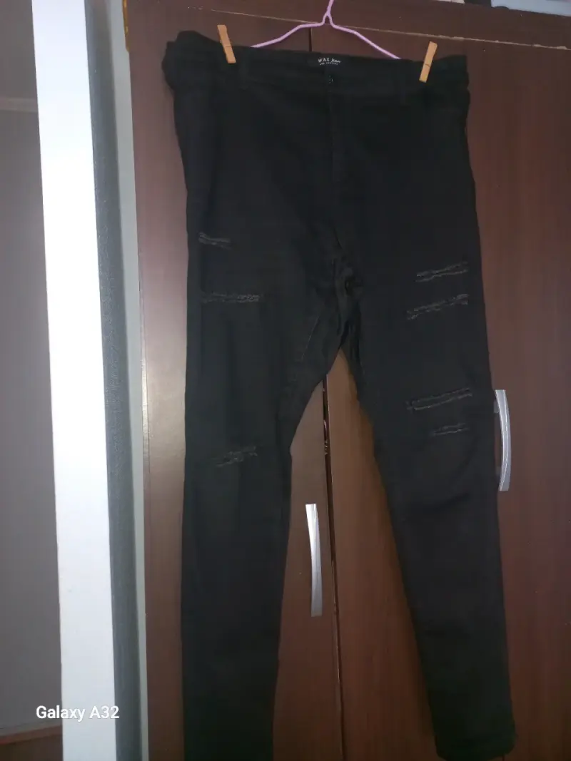 Lote de pantalones de mezclilla para mujer en varios colores - 1