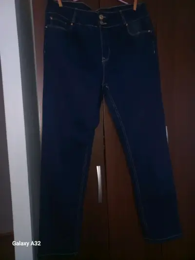 Lote de pantalones de mezclilla para mujer en varios colores - miniatura 4