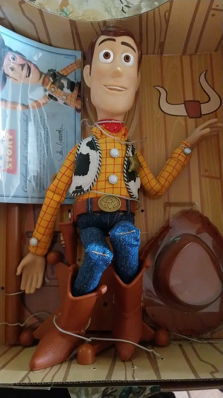 Figura interactiva Woody Toy Story edición de colección - 3