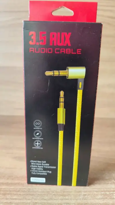 Cable de Audio Auxiliar 3.5mm Amarillo - miniatura 1