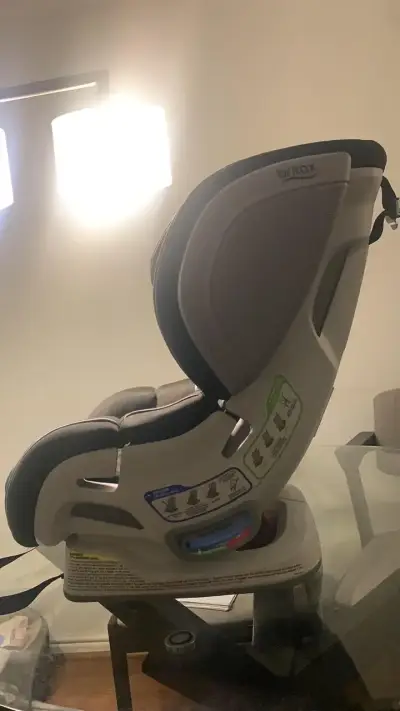 Silla de Auto Britax Negra con Arnés Ajustable - miniatura 1