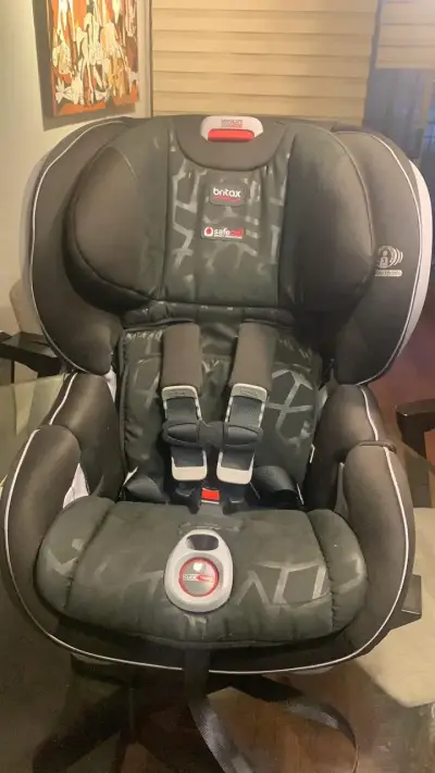 Silla de Auto Britax Negra con Arnés Ajustable - miniatura 4