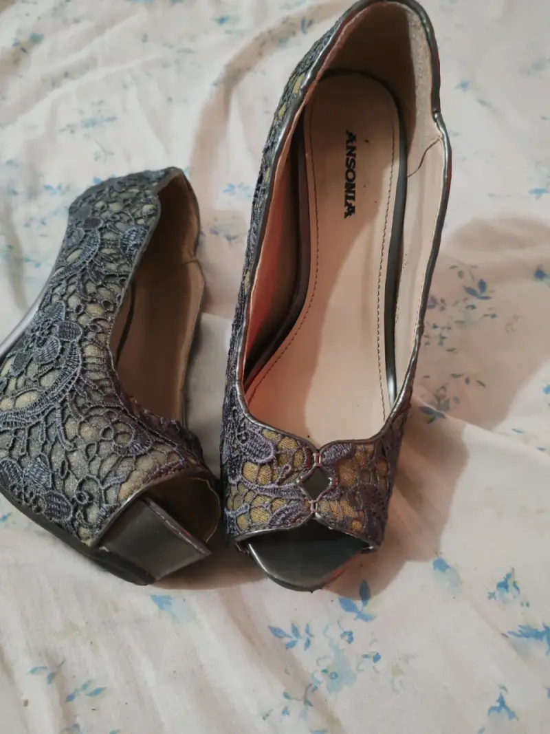 Tacones de encaje Ansonia con diseño floral - 4