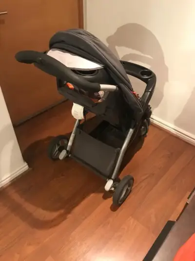 Coche de bebé Graco plegable con bandeja - miniatura 4