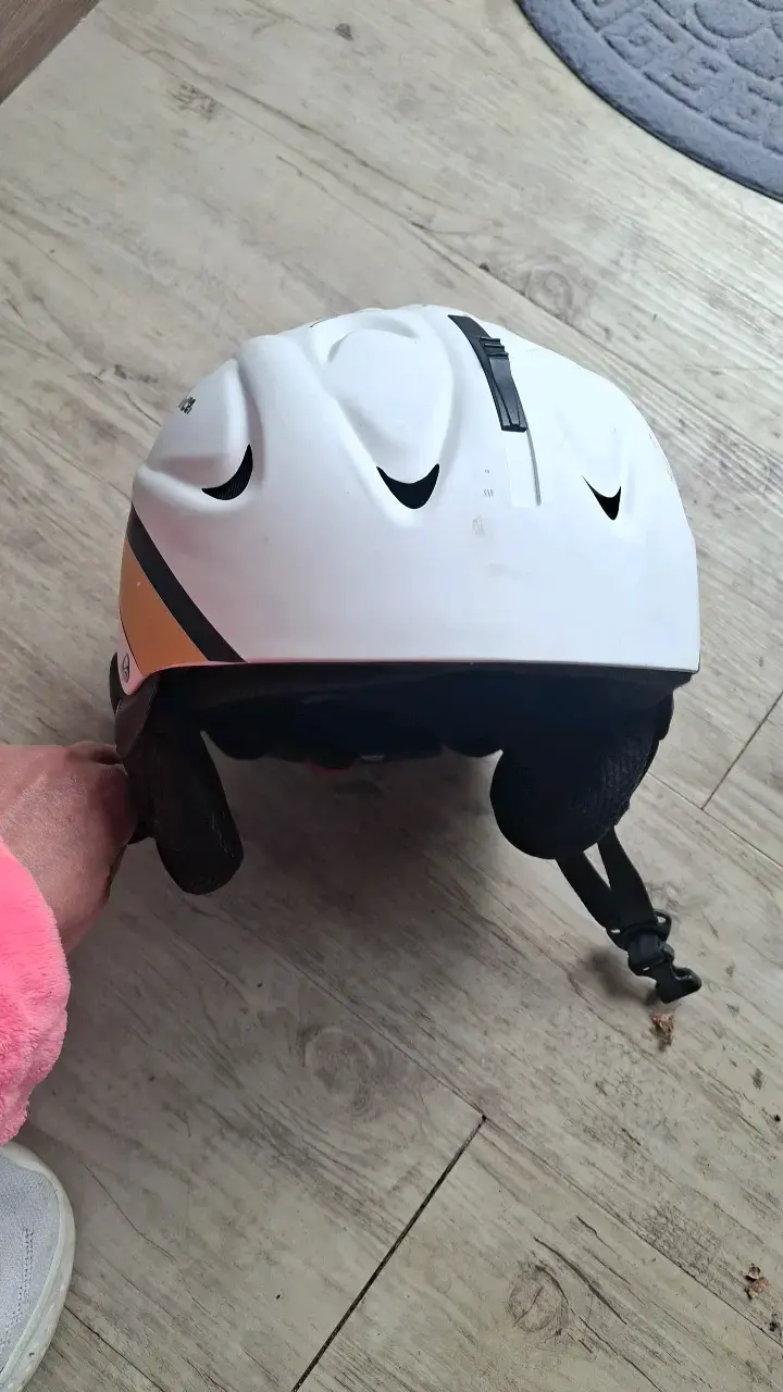 Casco de esquí blanco con diseño dorado - 2