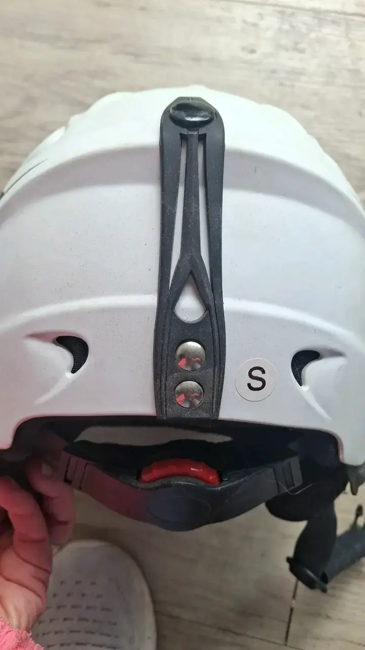 Casco de esquí blanco con diseño dorado - 5
