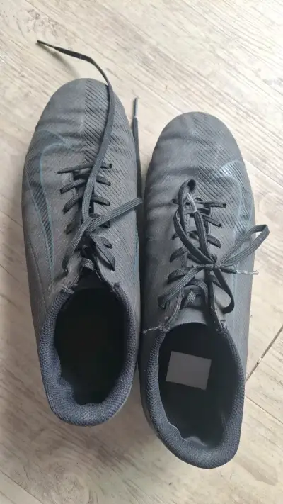 Zapatillas de fútbol Nike negros con toperoles - miniatura 1