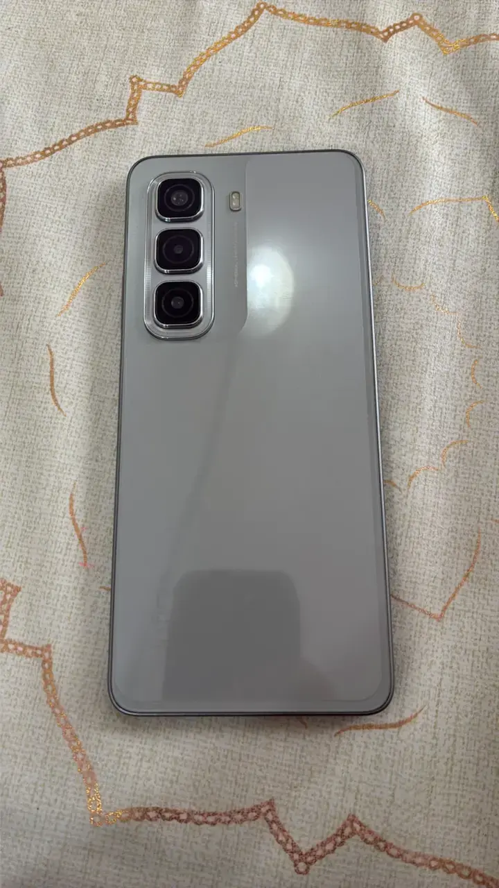Smartphone Infinix Hot 50 con Helio G100 - 1