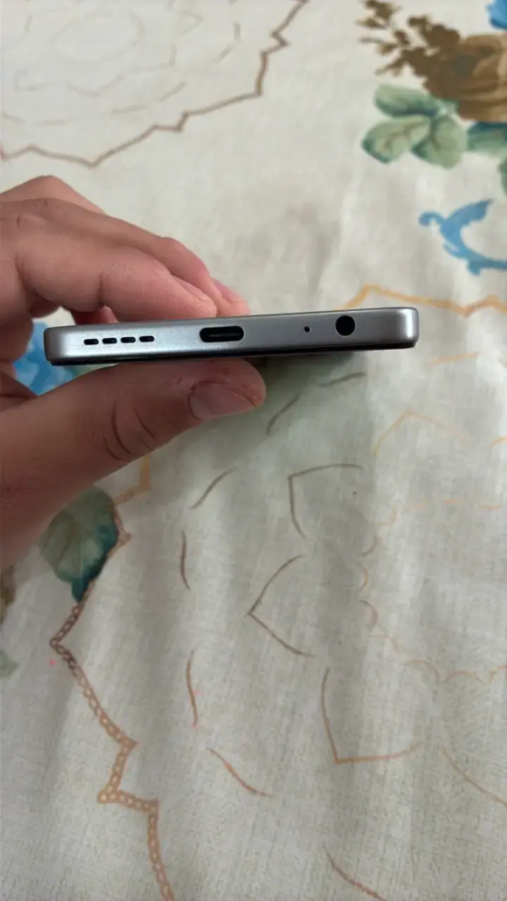 Smartphone Infinix Hot 50 con Helio G100 - 4