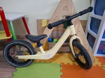Bicicleta de equilibrio para niños color crema - miniatura 1