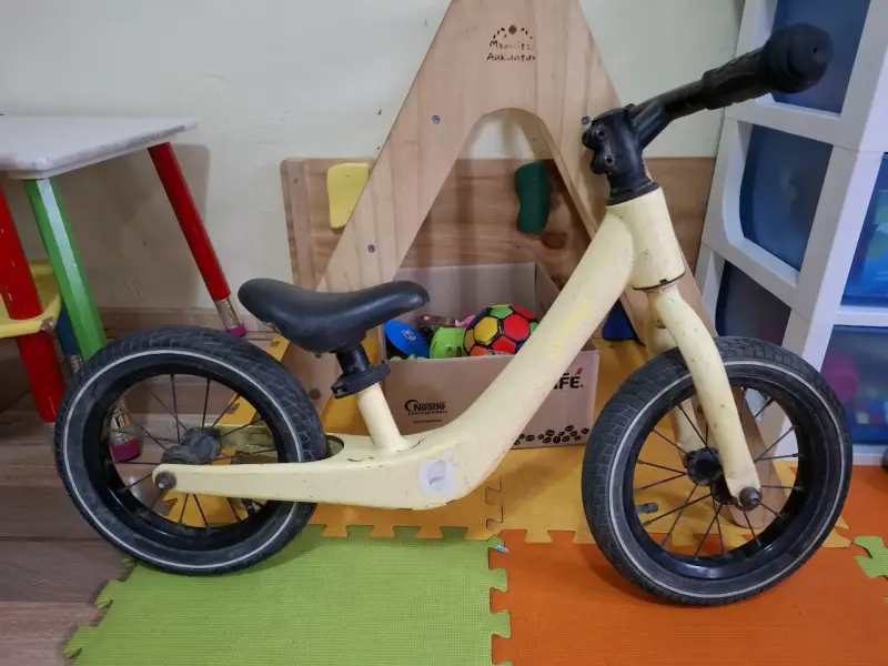 Bicicleta de equilibrio para niños color crema - 2