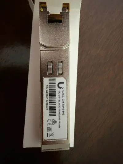 Módulo Ubiquiti UACC-CM-RJ45-MG 10G SFP+ - miniatura 1