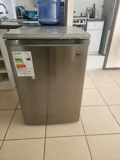 Refrigerador pequeño Midas en buen estado - miniatura 2