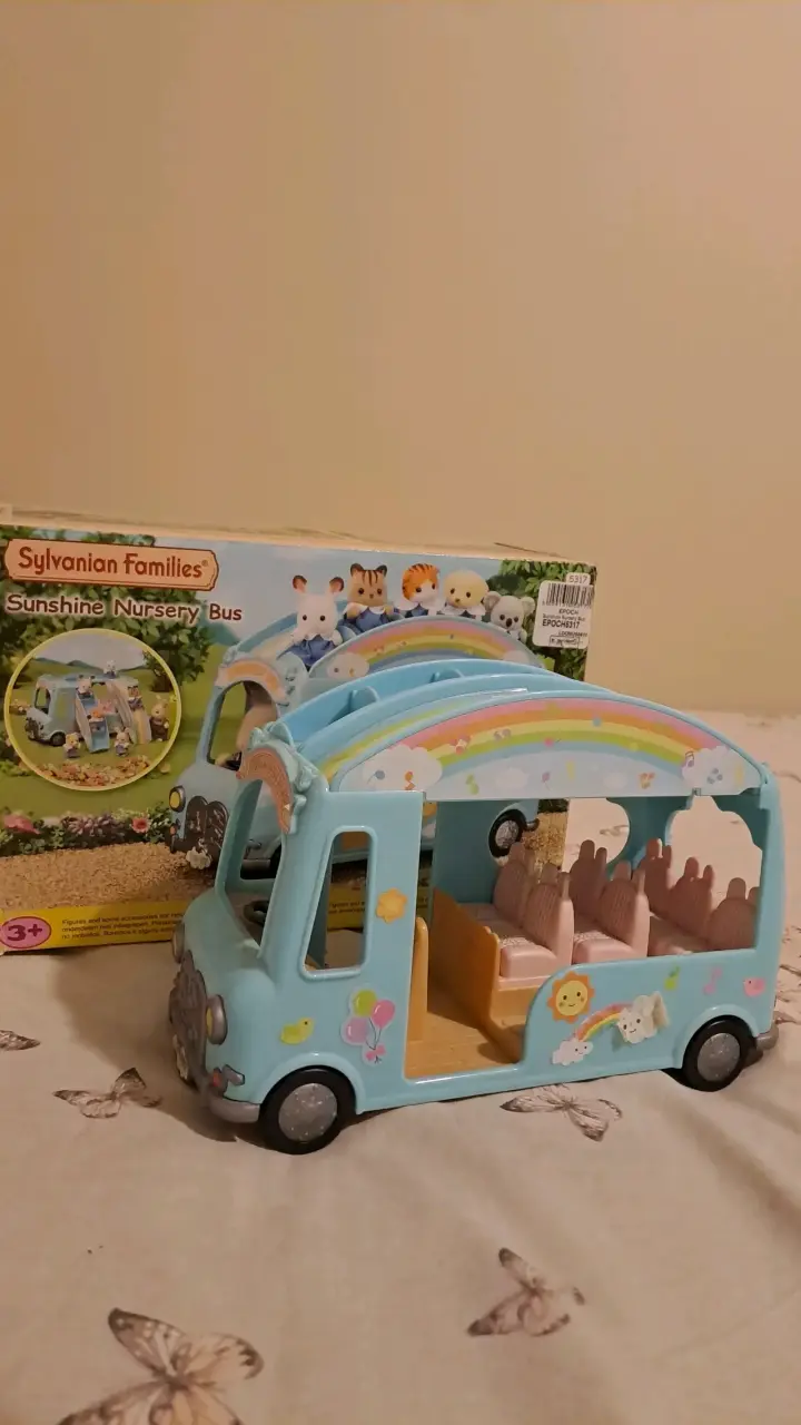 Bus de Juguete Sylvanian Families Sunshine Nursery - 1