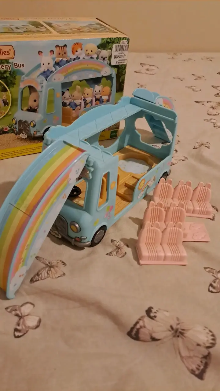 Bus de Juguete Sylvanian Families Sunshine Nursery - 2