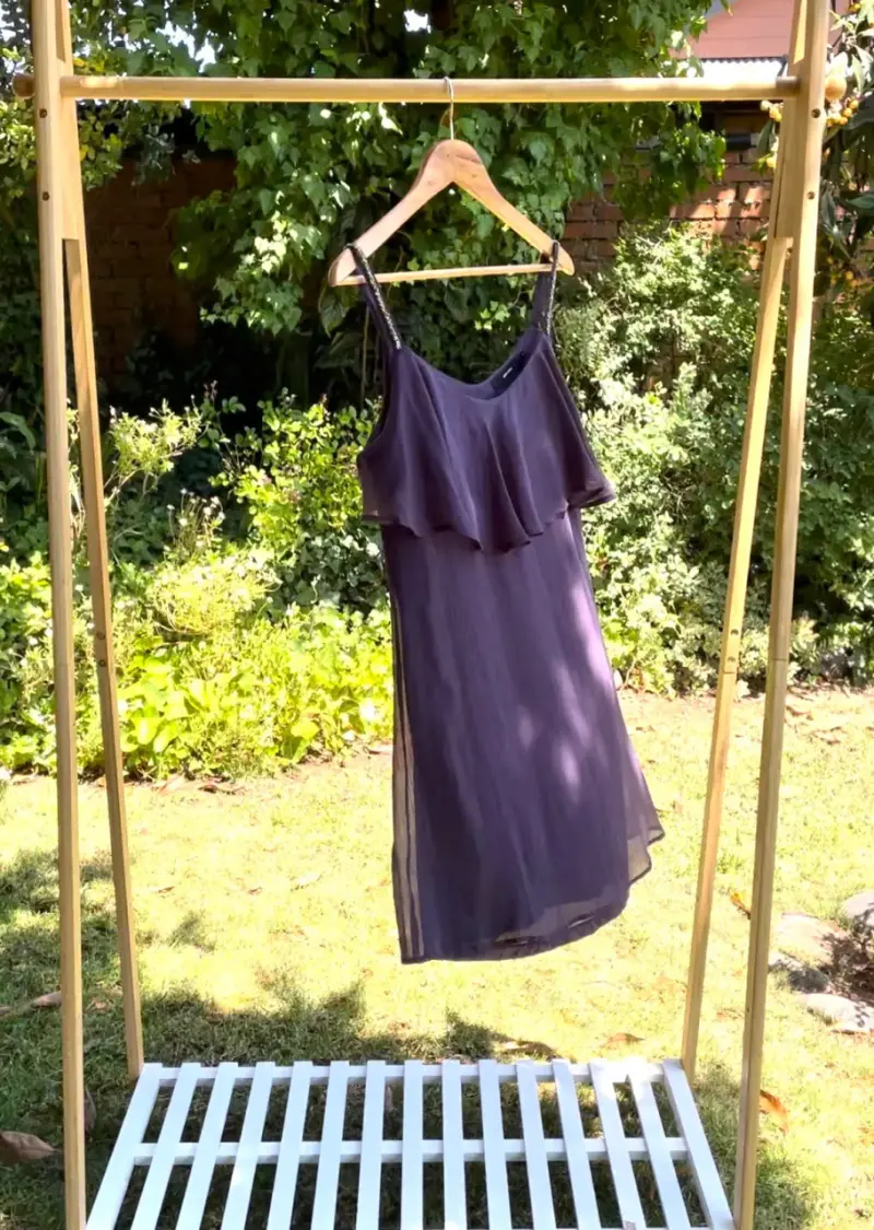 Vestido nuevo morado con tirantes brillantes - 2
