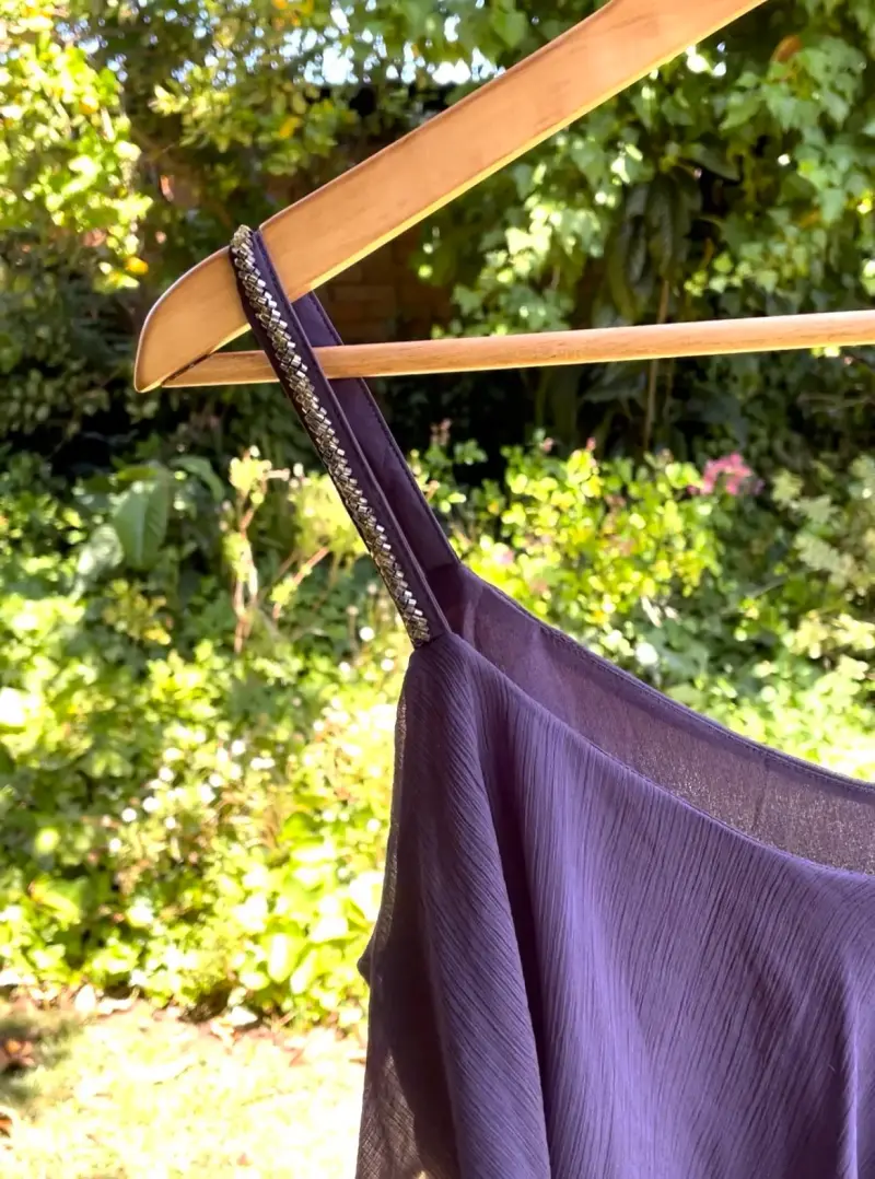 Vestido nuevo morado con tirantes brillantes - 3