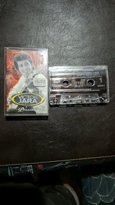 Cassette de música Víctor Jara Presente - miniatura 1