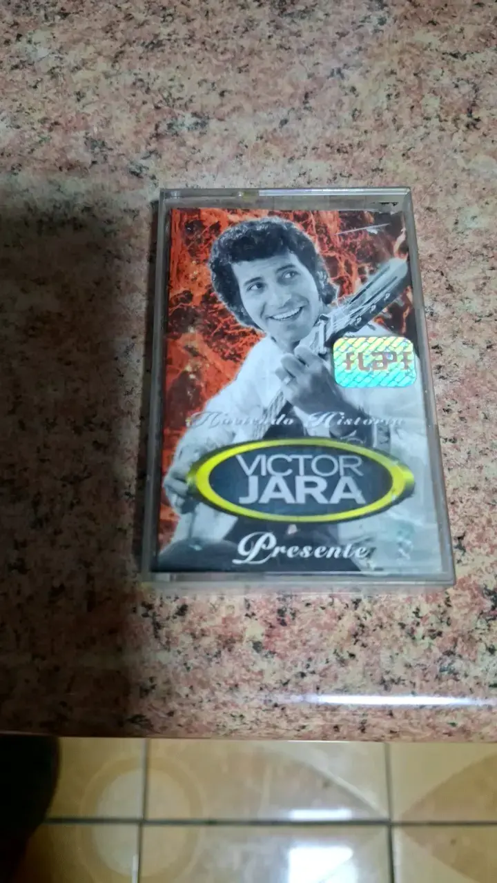 Cassette de música Víctor Jara Presente - 4