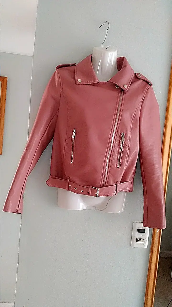 Chaqueta de cuero rosada para mujer - 1