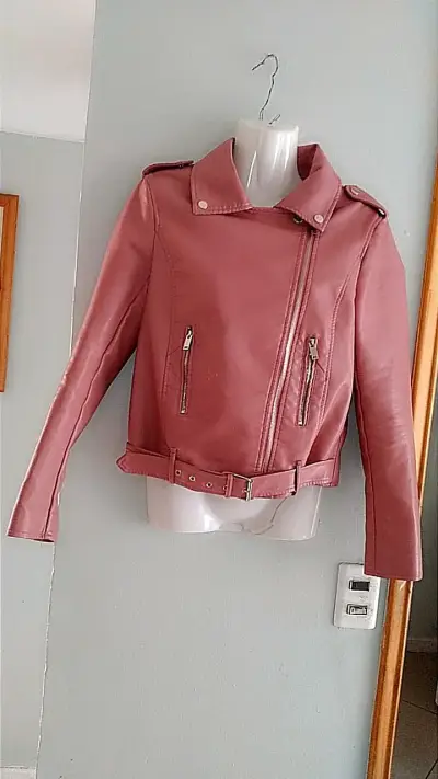 Chaqueta de cuero rosada para mujer - miniatura 1