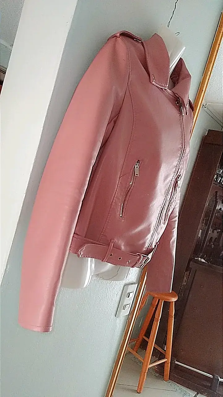 Chaqueta de cuero rosada para mujer - 4