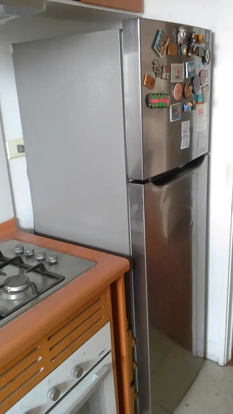 Refrigerador de acero inoxidable con congelador - 1