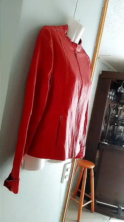 Chaqueta de cuero roja para mujer - miniatura 2