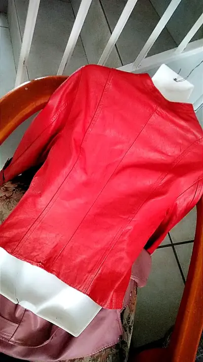 Chaqueta de cuero roja para mujer - miniatura 3