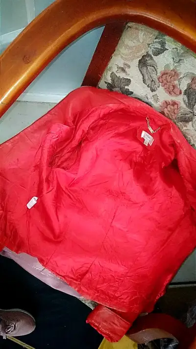 Chaqueta de cuero roja para mujer - miniatura 6