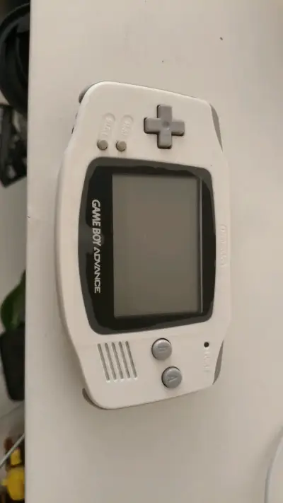 Consola portátil Game Boy Advance blanca - miniatura 1