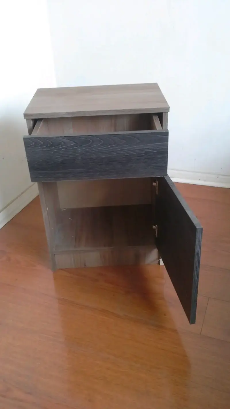 Cama 1 1/2 con velador y respaldo. - 5