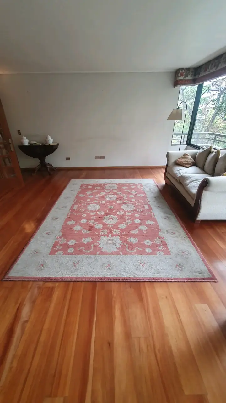 Alfombra grande estilo oriental color rojo y beige - 1