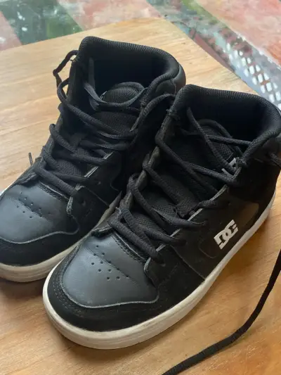 Zapatillas negras DC Shoes de caña alta - miniatura 1