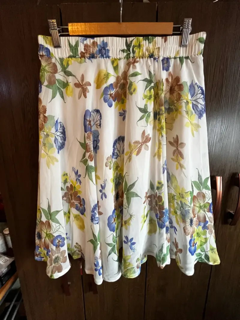 Falda corta con estampado floral para mujer - 2