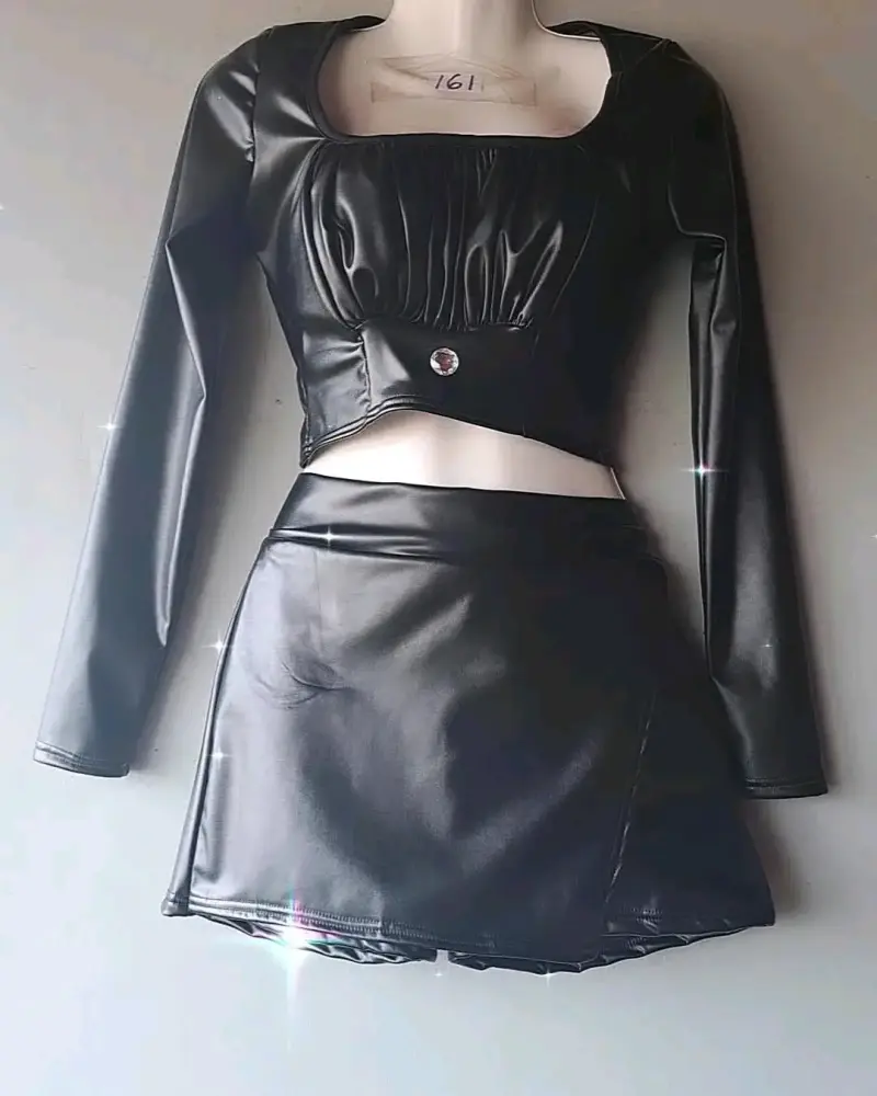 Conjunto de falda y top de cuero sintético negro - 2