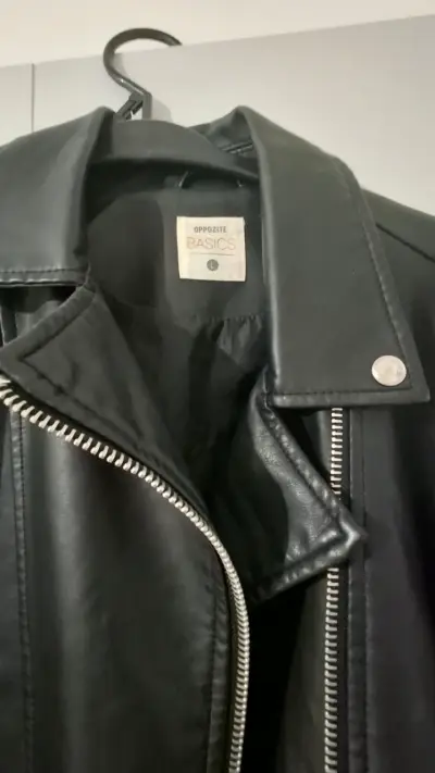 Chaqueta de cuero negra estilo biker Opposite - miniatura 3